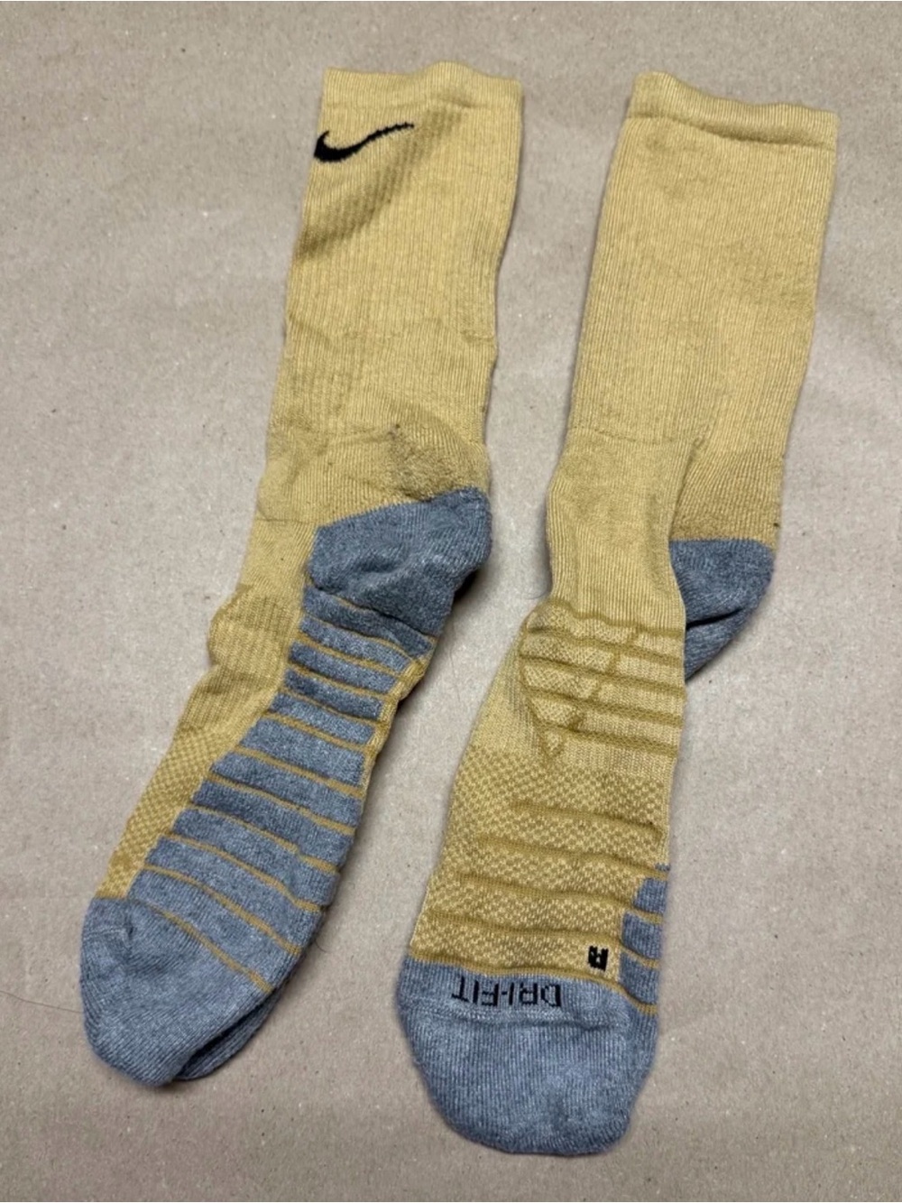 Nike Beige Tan Dri Fit Crew L Large Men's 8-12 Socks Rare!